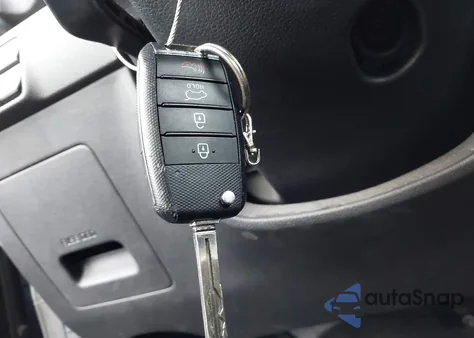 2019 Kia Sportage Lx z USA, uszkodzony, nr VIN KNDPM3AC6K7499975